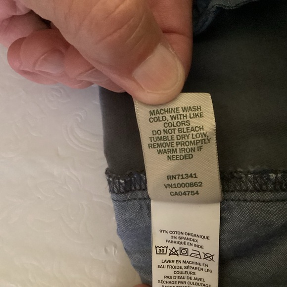 L.L. Bean Favorite Fit Women’s Gray Straight Leg Cropped Trousers. Size 4 - Picture 4 of 5